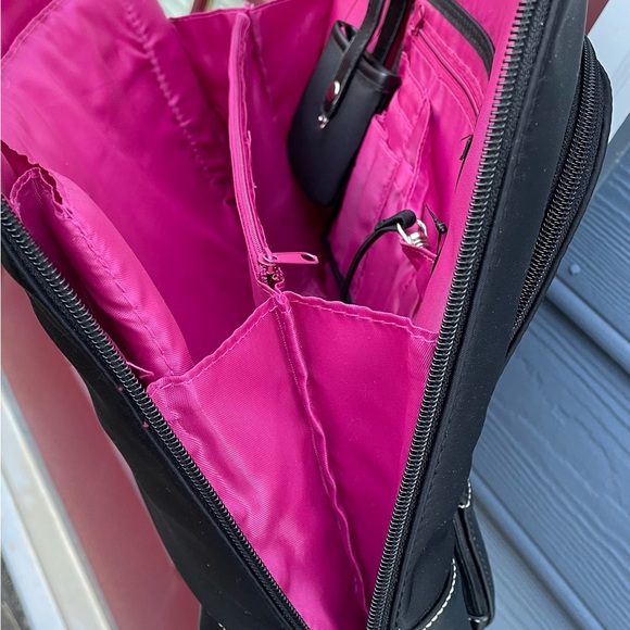 Black LAPTOP shoulder bag. Padded. Roomy. Mega storage. Excellent used condition - Picture 3 of 7